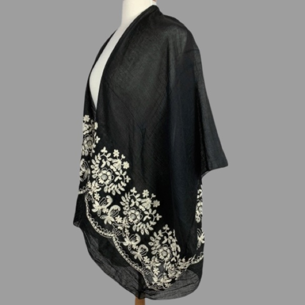 Black Kimono with Creamy White Embroiders - Picture 2 of 8